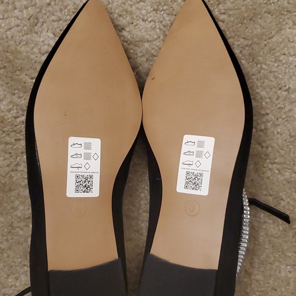 Shoed - Picture 3 of 3